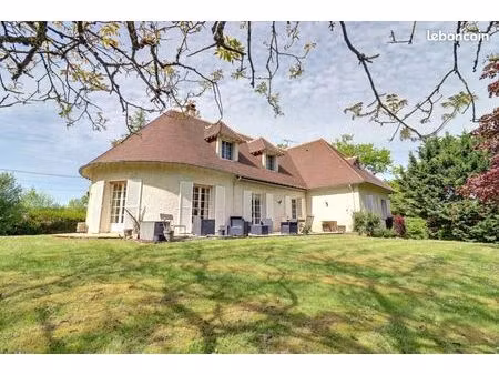 maison 7 pièces 204 m²