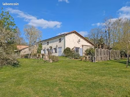 propriété 6 pièces 176 m²