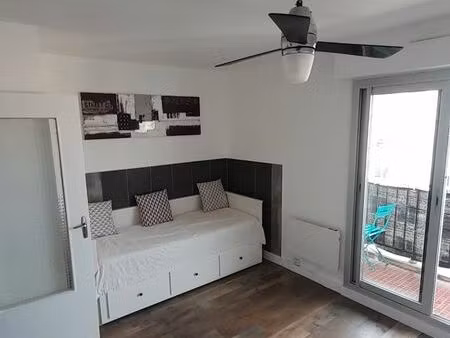 location studio meublé