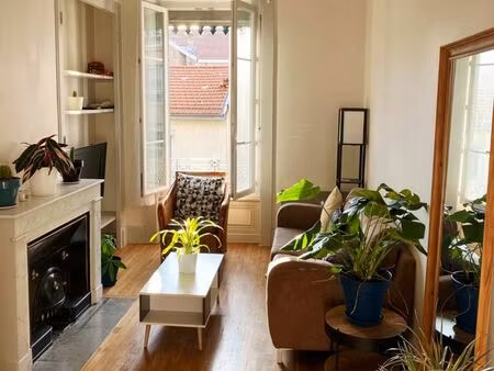 t2 meublé 56 m² – villeurbanne charpennes – cuisine neuve – lumineux