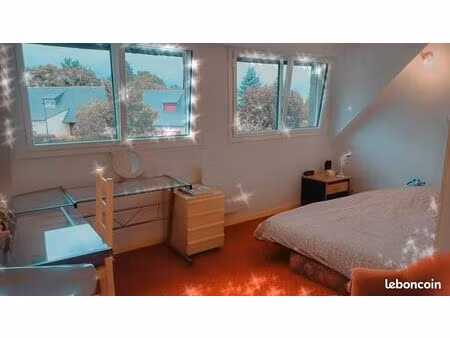 chambre meublée pour étudiante chez l'habitant