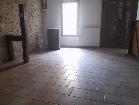 maison dans bourg à louer