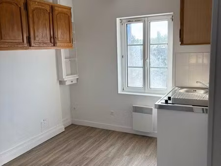 t2 traversant lumineux vide disponible plein centre