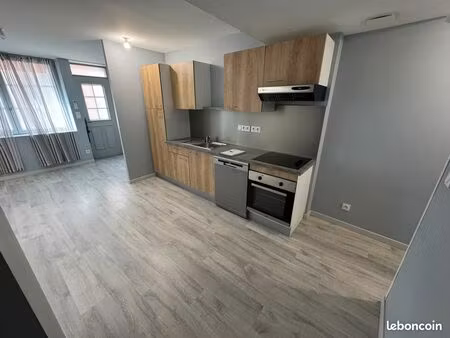 appartement 3 pièces de 62.85 m² situé au rez-de-chaussée avec garage et climatisation rév