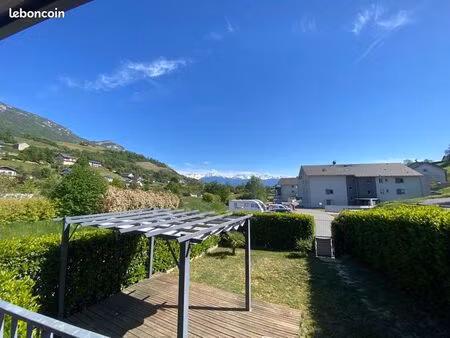 jolie t4 meublé avec terrasse et jardin
