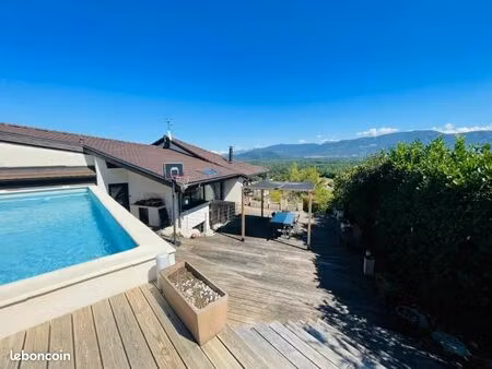 villa 6 pièces 300 m²