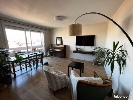 superbe t2 st fons centre / balcon garage