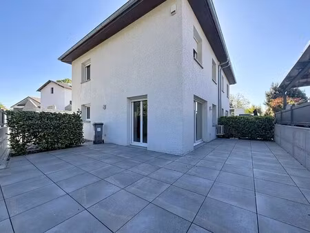 maison de luxe à vendre à échenevex