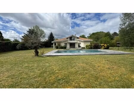 maison de luxe à vendre dans le quartier toctoucau