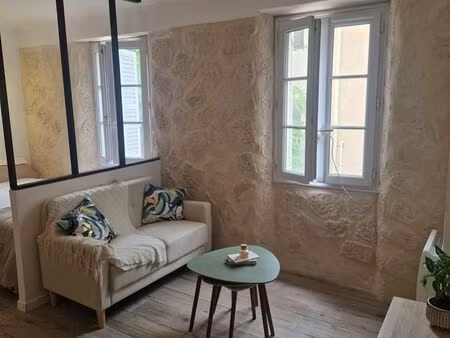 studio meublé rénové 20 m² – quartier historique - calme