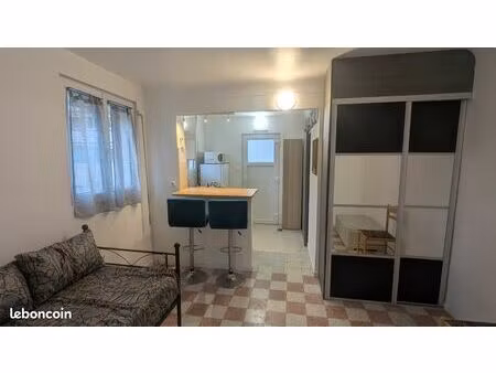 studio meublé 20 m2 centre golfe juan - garant obligatoire