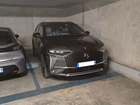loue emplacement de parking couvert