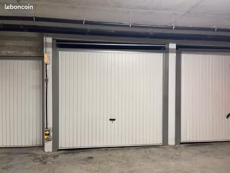 garage résidence domaines des roses