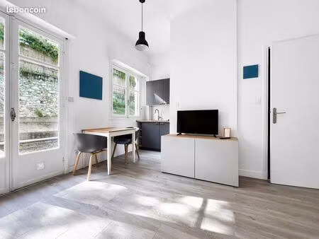 studio avec terrasse proche mer