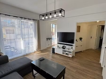 2p 41 m²  balcon 10 m²  cave  ascenseur – fleurs gambetta