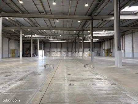 local logistique 6 751 m²