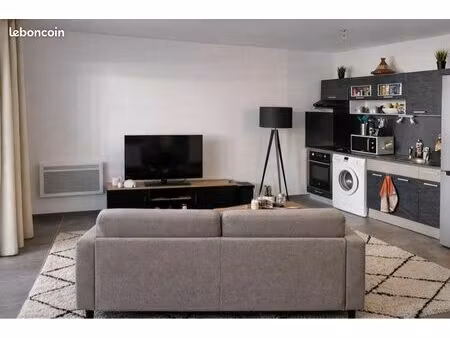 ◊ t2 terrasse + box fermé – résidence sécurisée – lumineux