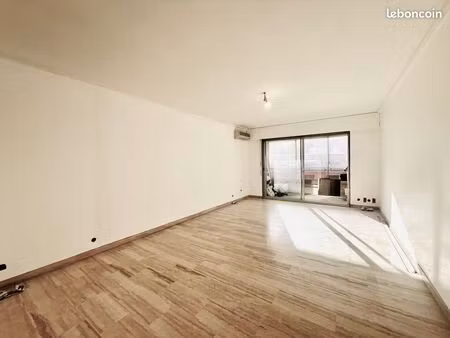 t3 72m² rénové avec terrasse + 2 parkings - le cannet maurice jean pierre