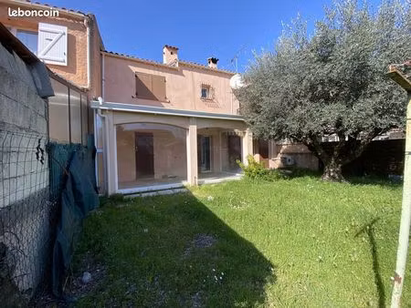villa 4 pièces 80 m²