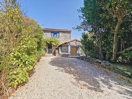 propriété 10 pièces 221 m²