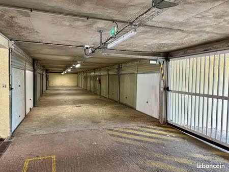 garage centre port