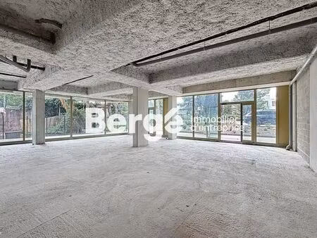 local commercial 142 m²