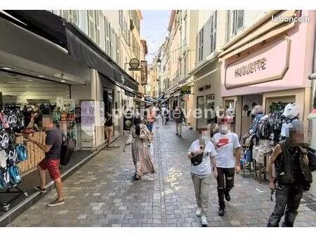 commerce chaussure/cuir 52 m²