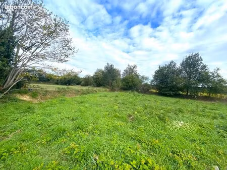 terrain 570 m² maxent