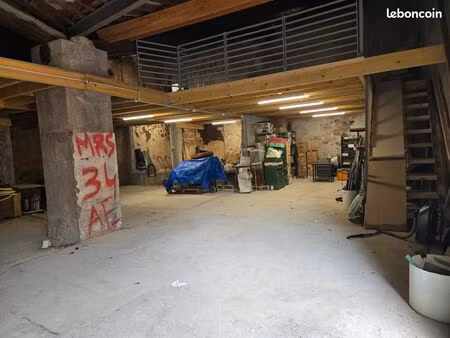 local 140m2 au sol