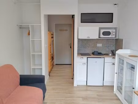 charmant studio refait à neuf avec terrasse dans résidence sécurisée