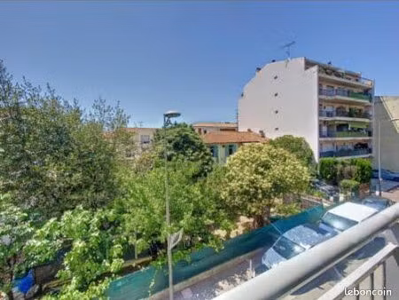 appartement meublé 3 pièces de 60 m² en centre-ville de vallauris