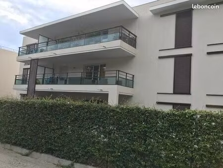 residence securisee beau 2 pieces etat neuf