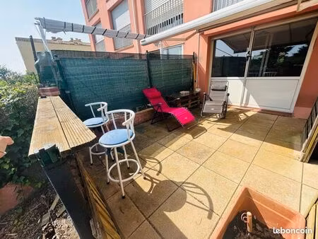 t2 avec rez de jardin à 3 mn à pied plage