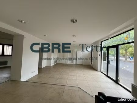 local commercial 66 m² saint-cyr-sur-loire