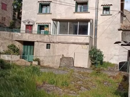maison et grand terrain. :opportunité à saisir