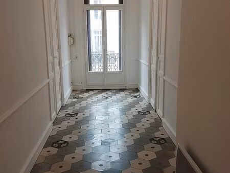 appartement 105 m2  3 pièces extrêmement lumineux