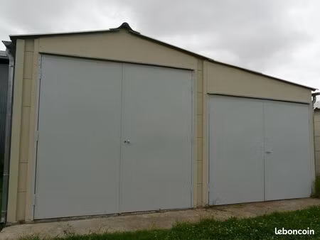 grand garage / garde meuble / box / local 27 m2