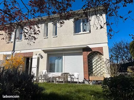 maison de ville 4 pièces 85 m²