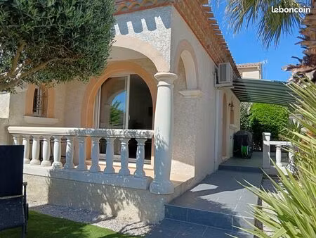 charmante villa t2 de plain-pied avec garage et jardin