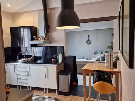 proche eglise t2 38 m2 + 9 m2