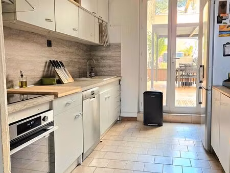 maison de village avec extérieurs