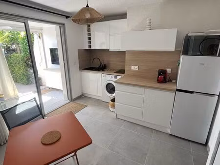 appartement entièrement rénové rez-de-chaussée de27m2+terrasse 16m2