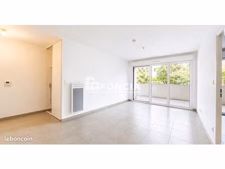 a vendre superbe t2 - libre de toute occupation - avec garage