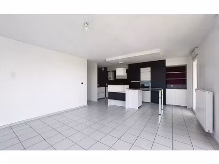 location appartement  73.5 m² t-3 à rodez  850 €