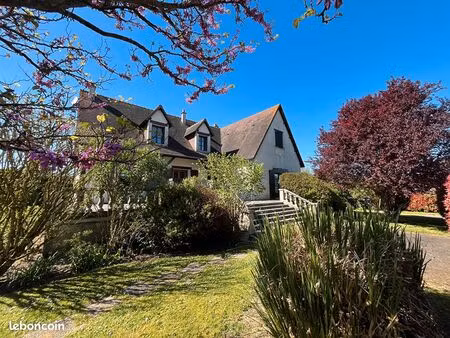 maison 7 pièces 236 m²