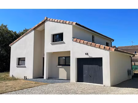 location maison  140.27 m² t-5 à tournefeuille  2 100 €