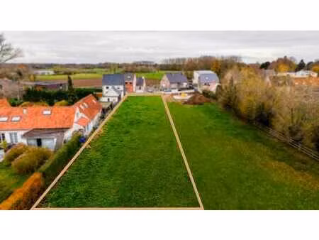 projet de villa autorisée sur grand terrain avec vue verte