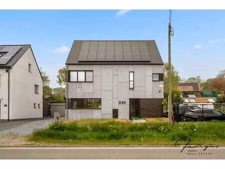 uniek handelspand met duplexappartement op zichtlocatie