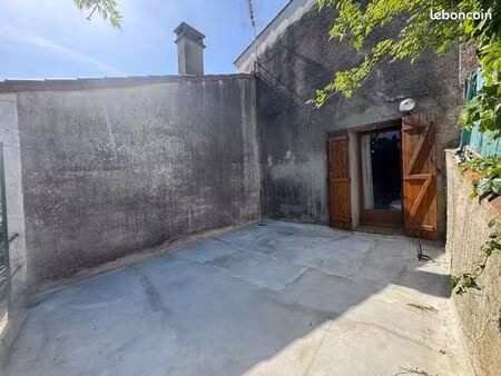 maison de village avec garage et terrasse