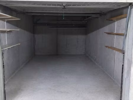 location garage souterrain sécurisé avec badge